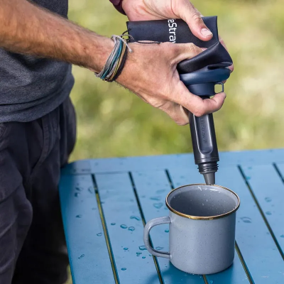 LifeStraw Peak Series Collapsible Squeeze 650ml Bottle with Filter in Mountain Blue