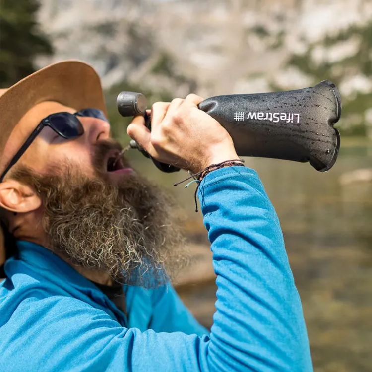 LifeStraw Peak Series Collapsible Squeeze 1L Bottle with Filter in Dark Grey