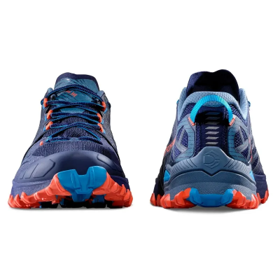 La Sportiva Bushido III Wide in Deep Sea / Cherry Tomato