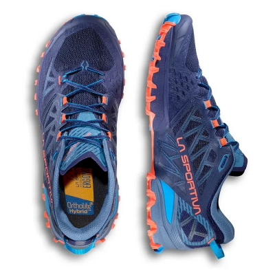 La Sportiva Bushido III Wide in Deep Sea / Cherry Tomato