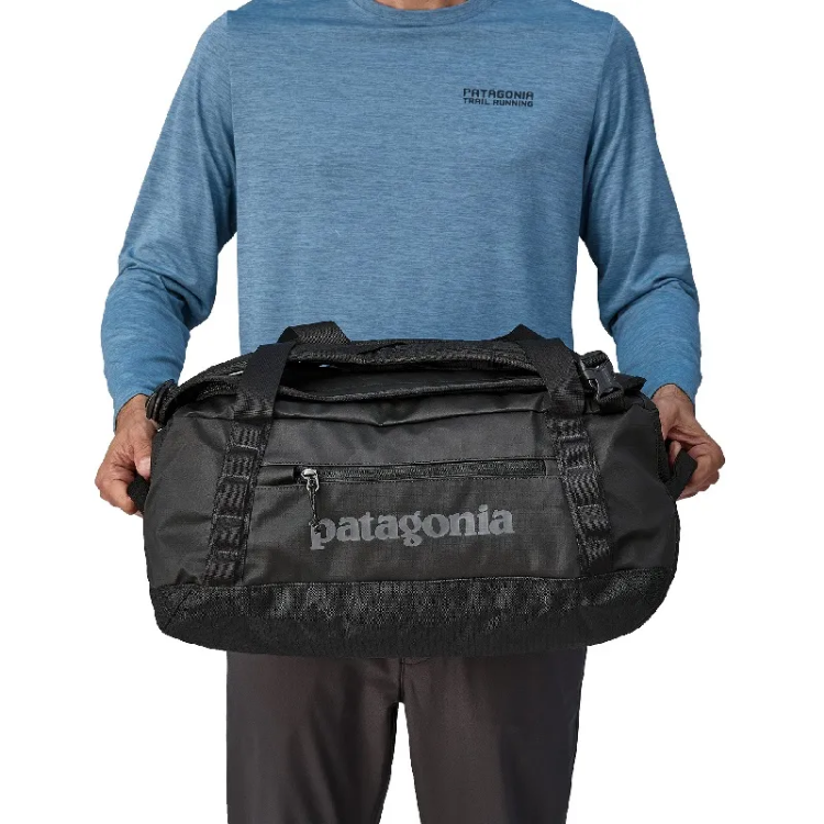 Patagonia Black Hole Duffel 40L in Black