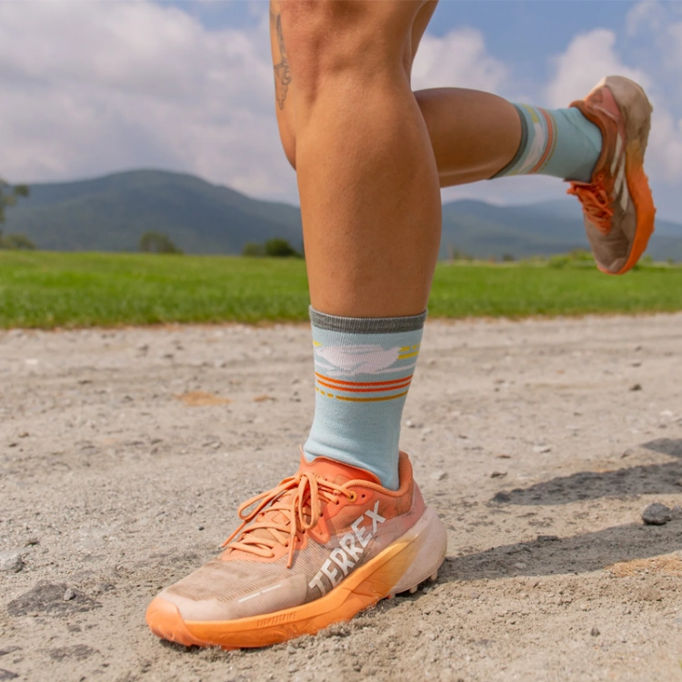 Darn Tough Women's Pacer Micro Crew Ultra-Lightweight Running Socks - Glacier