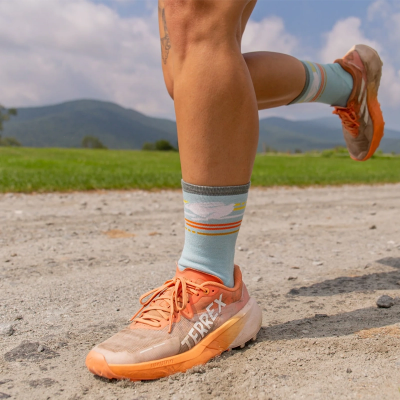 Darn Tough Women's Pacer Micro Crew Ultra-Lightweight Running Socks - Glacier